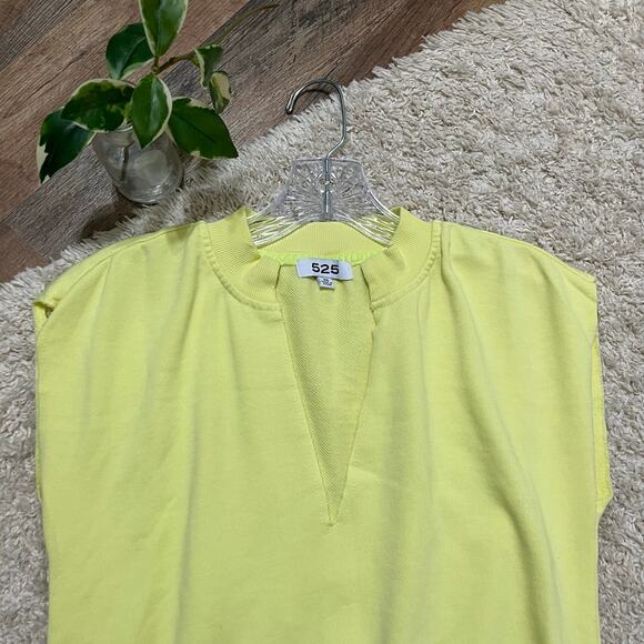 525 America XS Neon Yellow V-Neck Sleeveless Cropped Muscle Sweater Tank Top - Picture 3 of 6